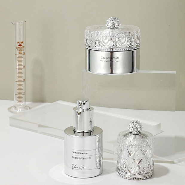 Echilibrul delicat în designul sticlei de parfum din sticlă: fuziunea dintre practicitate și artă