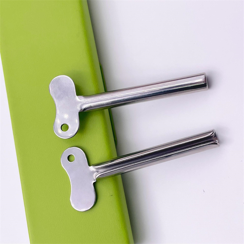 Dozator de pastă de dinți din metal din oțel inoxidabil argintiu în formă de cheie Storcator tub cremă de față Dozator de pastă de dinți din metal din oțel inoxidabil argintiu în formă de cheie Storcator tub cremă de față