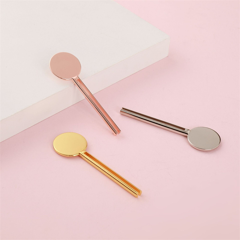Cheie cosmetică în formă de storcator de tuburi de pastă de dinți cu rulare cheie cu dozator de suport Storcator de tuburi metalice Cheie cosmetică în formă de storcator de tuburi de pastă de dinți cu rulare cheie cu dozator de suport Storcator de tuburi metalice