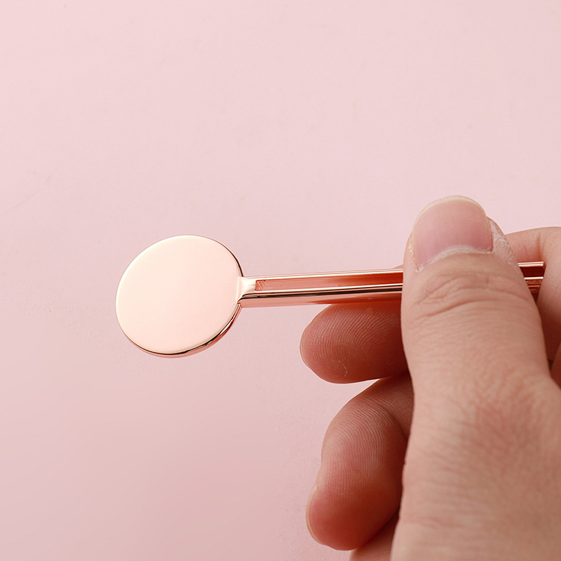 Cheie cosmetică în formă de storcator de tuburi de pastă de dinți cu rulare cheie cu dozator de suport Storcator de tuburi metalice Cheie cosmetică în formă de storcator de tuburi de pastă de dinți cu rulare cheie cu dozator de suport Storcator de tuburi metalice