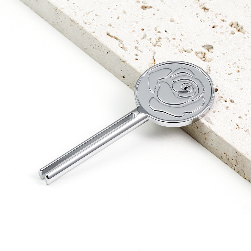 Design unic al storcător de tuburi din aliaj de zinc în formă de labe de pisică pentru mâncare pentru pisici Design unic al storcător de tuburi din aliaj de zinc în formă de labe de pisică pentru mâncare pentru pisici